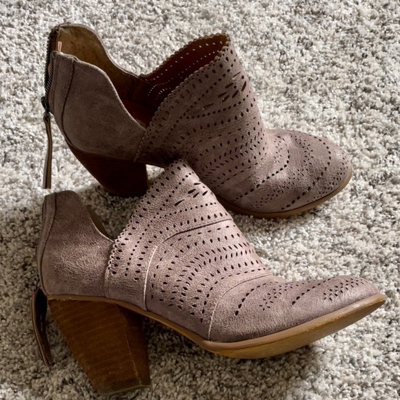 Laser die-cut taupe clay grey earthy gray brown - Picture 1 of 8